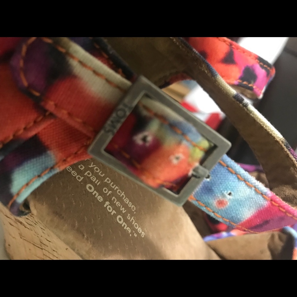 TOMS Floral Pattern Wedges - Picture 5 of 6